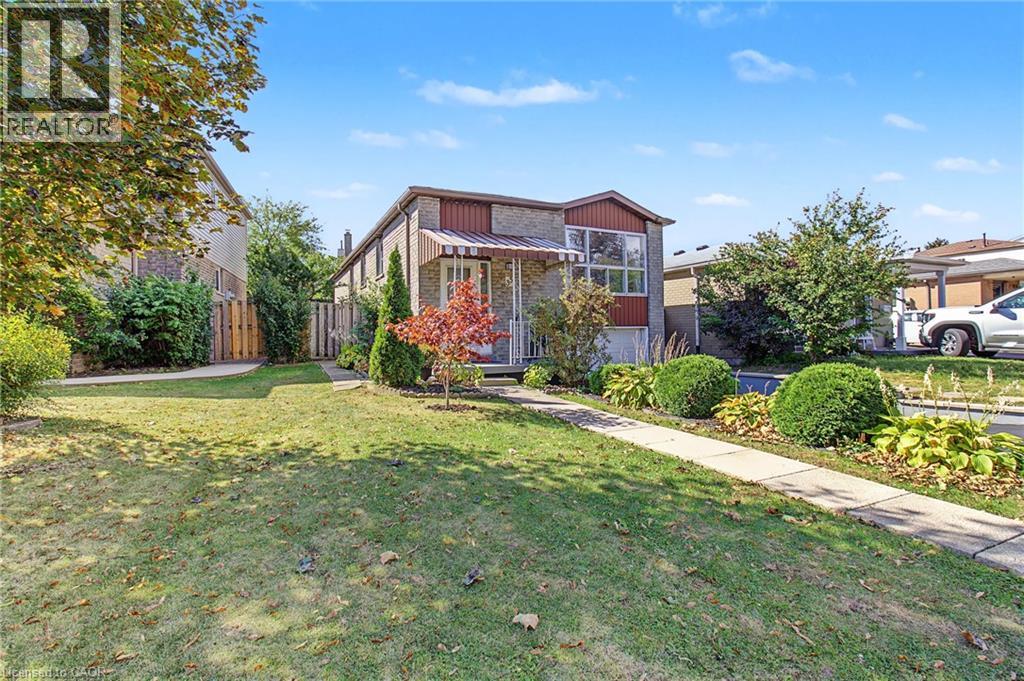 35 GARDEN Crescent, Hamilton, Ontario