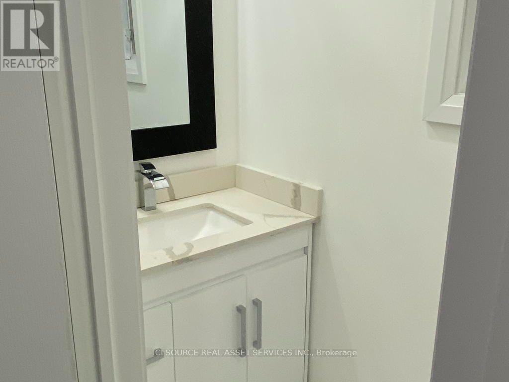 77 Newbridge Crescent, Brampton, Ontario  L6S 4B5 - Photo 12 - W13832250