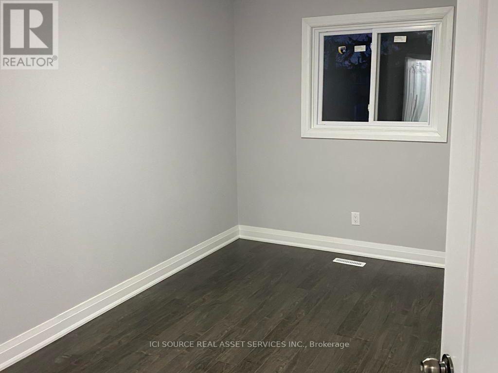 77 Newbridge Crescent, Brampton, Ontario  L6S 4B5 - Photo 3 - W13832250