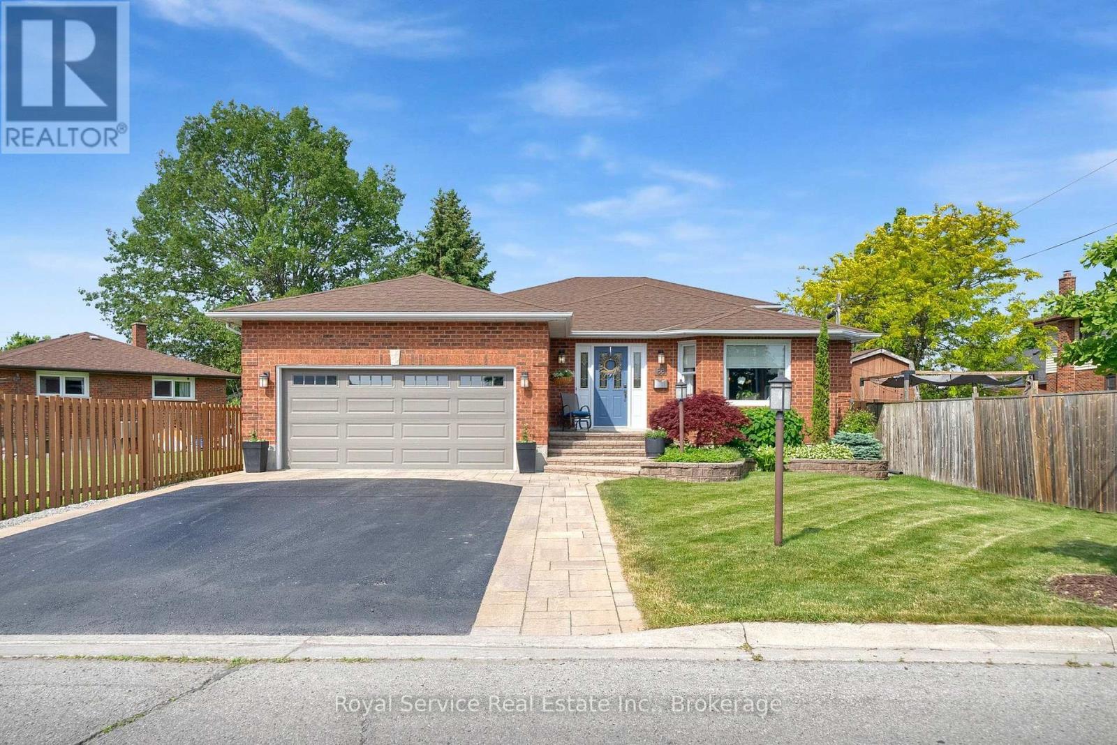88 Simpson Avenue, Clarington, Ontario  L1C 2J1 - Photo 2 - E13807902