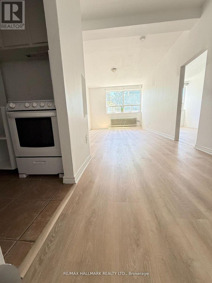 3 - 2881 Lawrence Avenue E, Toronto, Ontario  M1P 2S9 - Photo 7 - E13586754