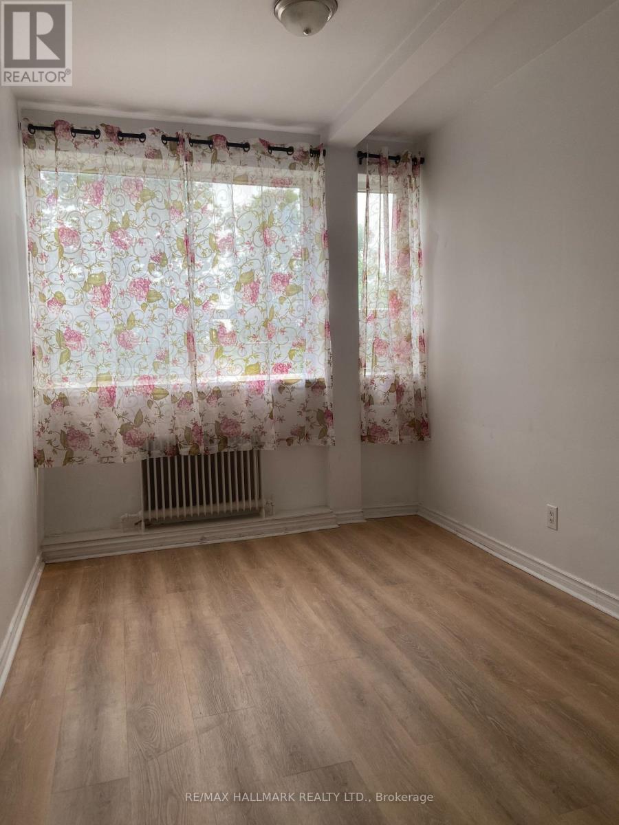 3 - 2881 Lawrence Avenue E, Toronto, Ontario  M1P 2S9 - Photo 5 - E13586754