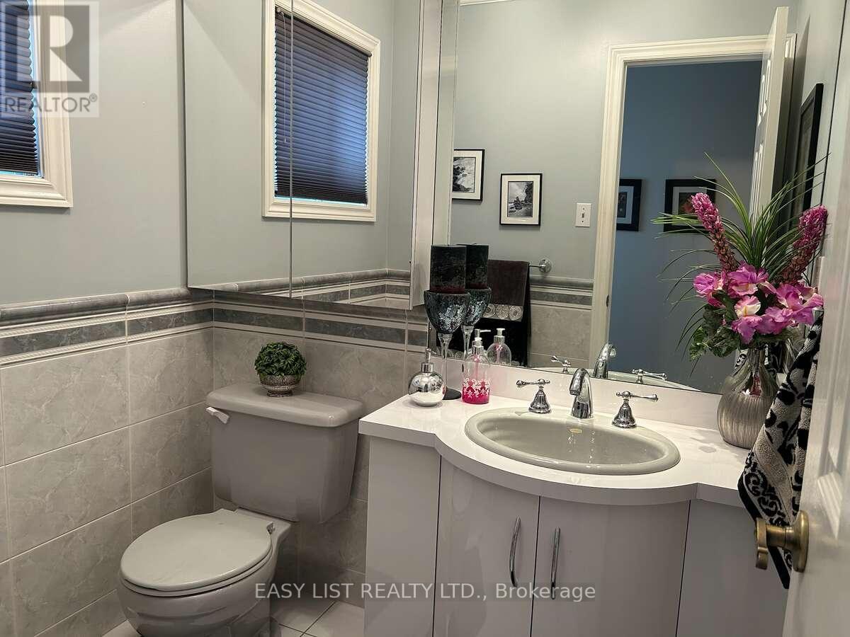 14 Gas Light Crescent, Vaughan, Ontario  L4L 8E8 - Photo 9 - N13725554