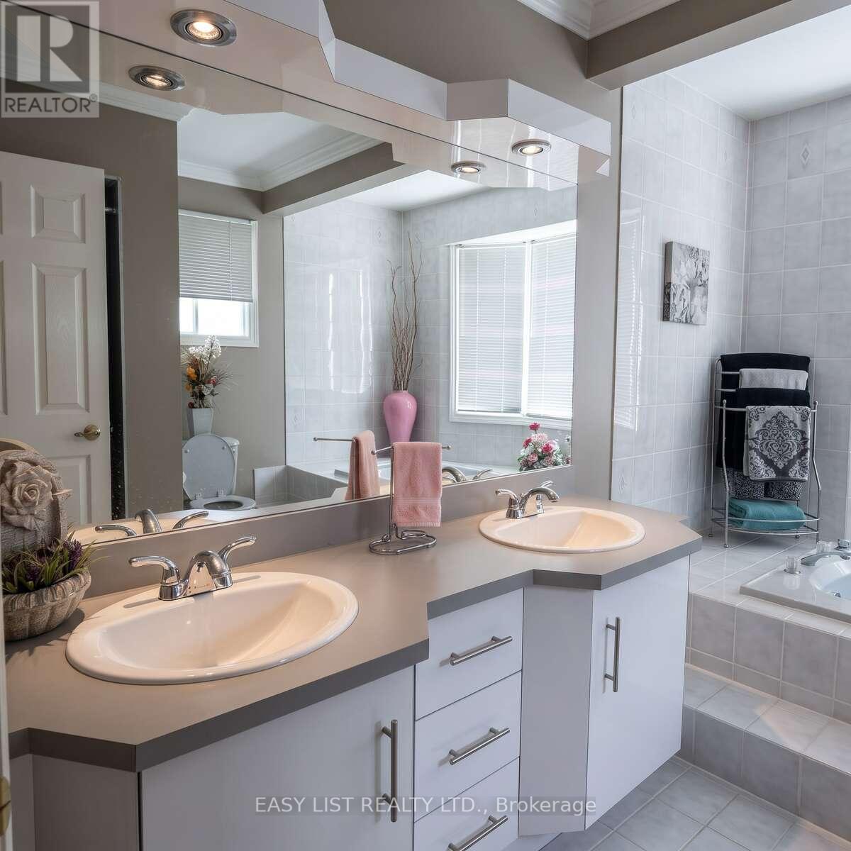 14 Gas Light Crescent, Vaughan, Ontario  L4L 8E8 - Photo 30 - N13725554