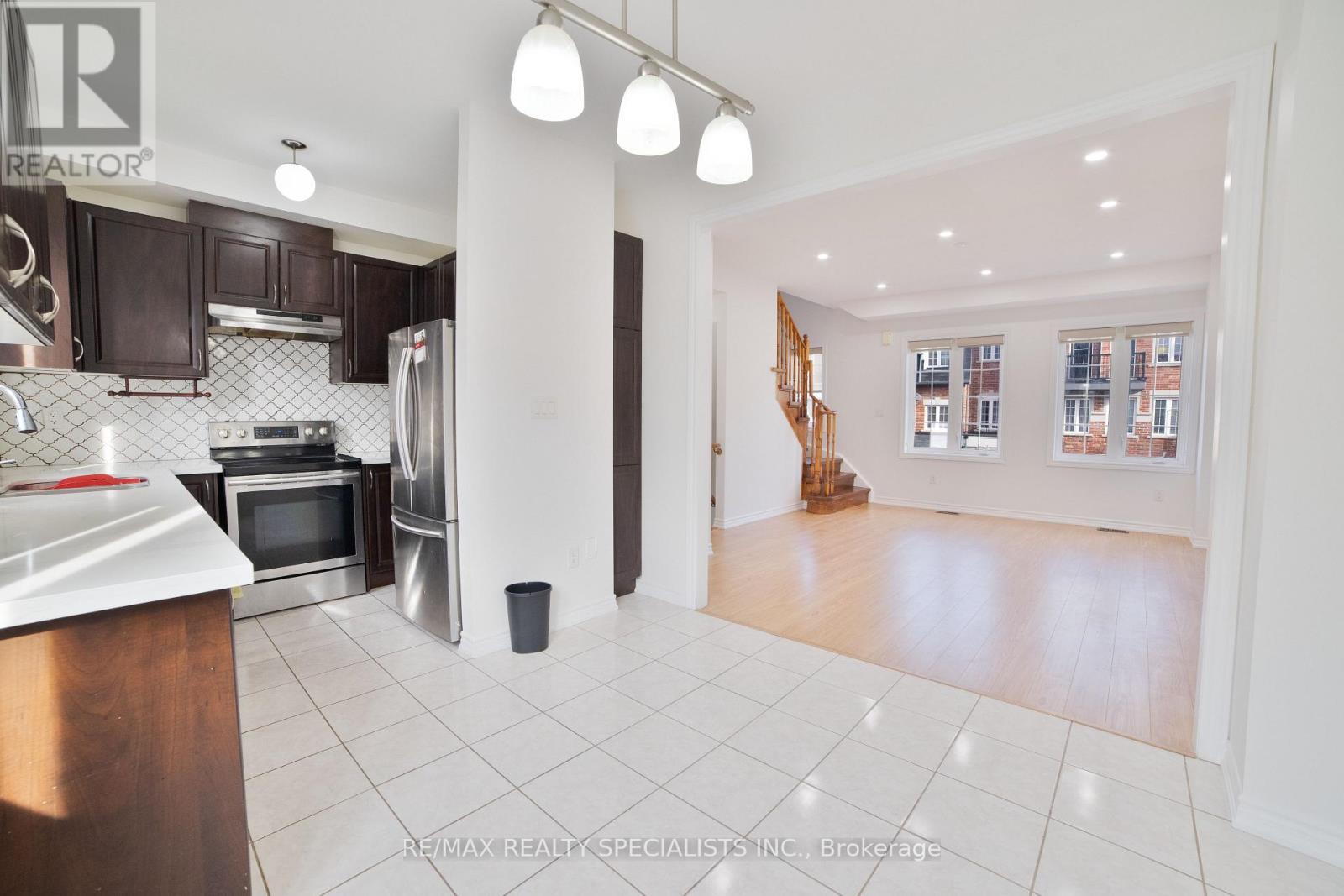 52 Kayak Heights, Brampton, Ontario  L6Z 0H9 - Photo 4 - W13832748