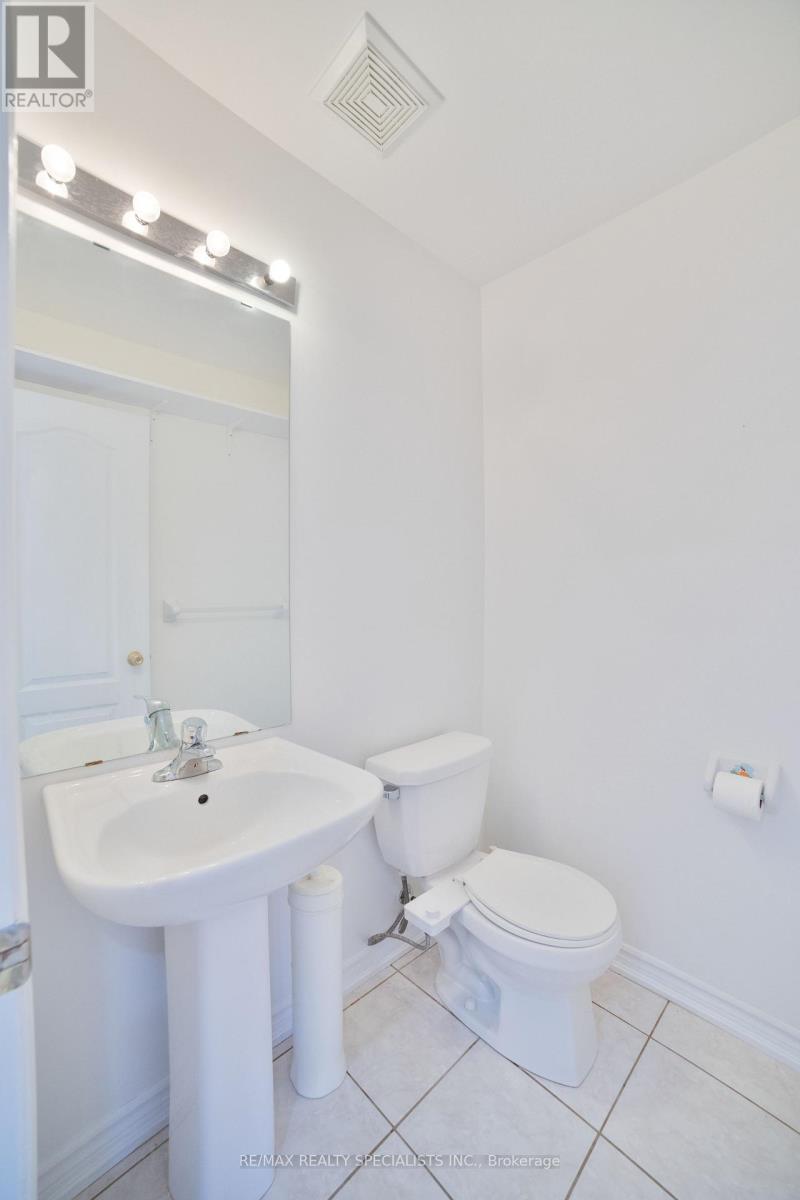 52 Kayak Heights, Brampton, Ontario  L6Z 0H9 - Photo 8 - W13832748