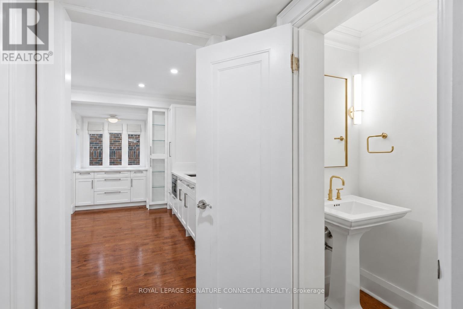 39 Glengowan Road, Toronto, Ontario  M4N 1G1 - Photo 12 - C13832786
