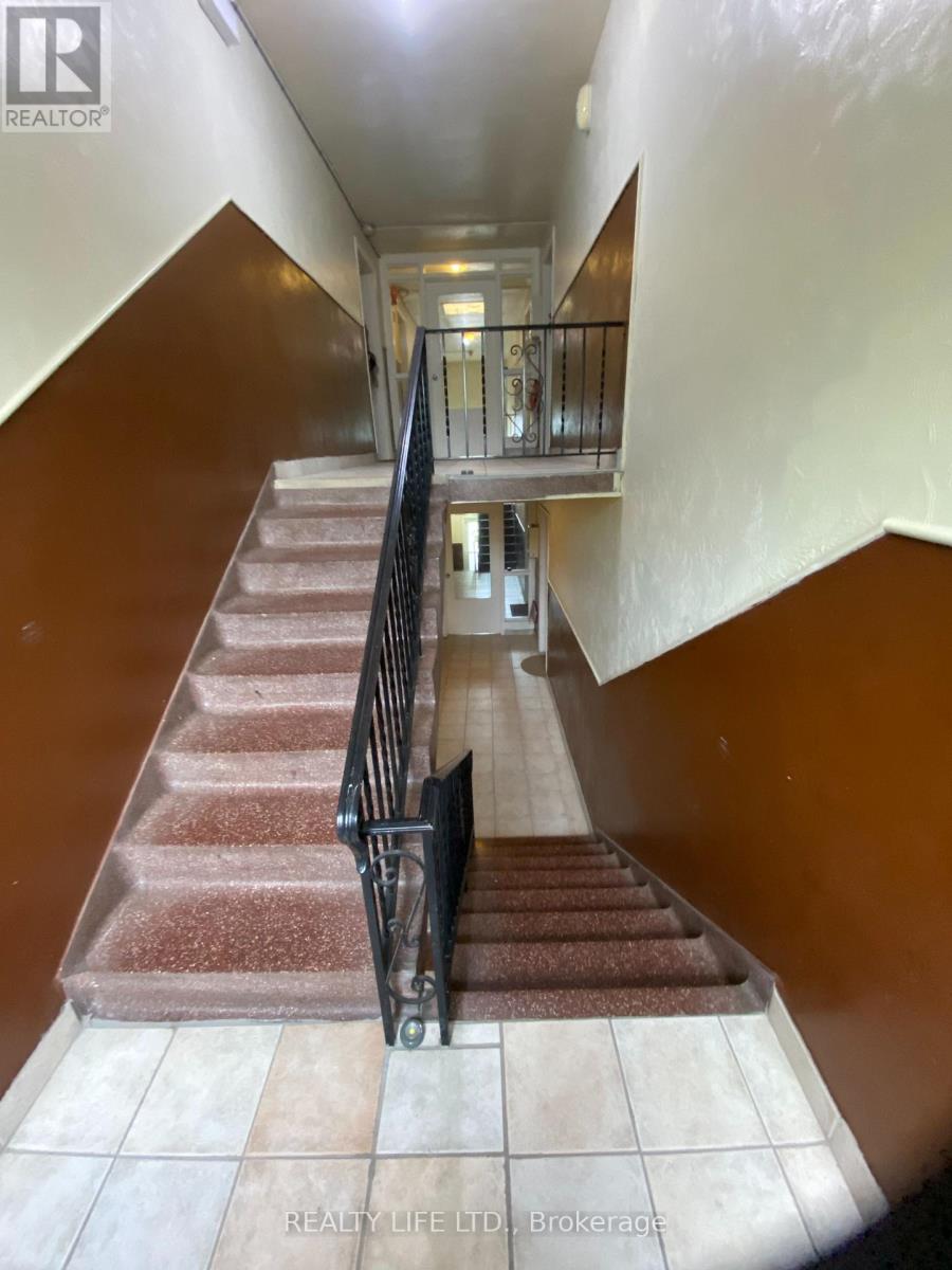 2124 Harris Crescent, Burlington, Ontario  L7R 1G4 - Photo 11 - W13832768