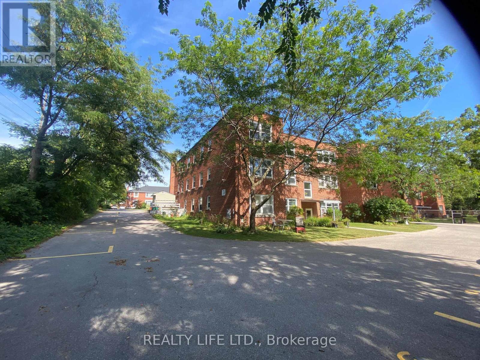2124 Harris Crescent, Burlington, Ontario  L7R 1G4 - Photo 6 - W13832768