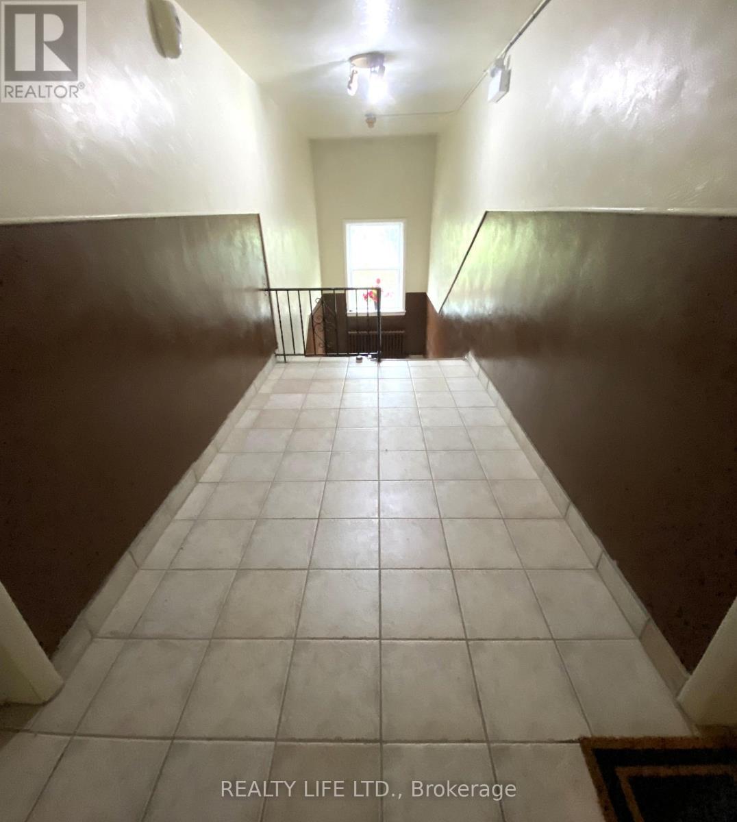 2124 Harris Crescent, Burlington, Ontario  L7R 1G4 - Photo 13 - W13832768