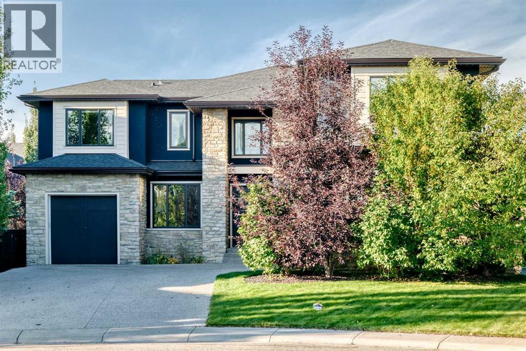62 Wexford Crescent SW, Calgary, Alberta  T3H 0H1 - Photo 2 - A2347537