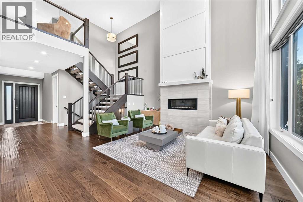 62 Wexford Crescent SW, Calgary, Alberta  T3H 0H1 - Photo 4 - A2347537