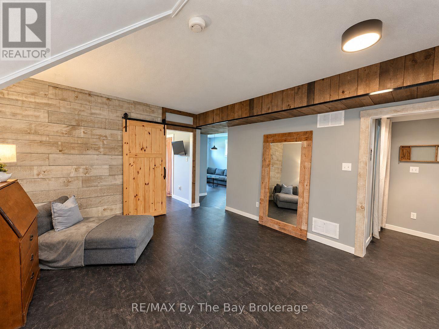 2 Red Oak Drive, Wasaga Beach, Ontario  L9Z 1J5 - Photo 32 - S13819576