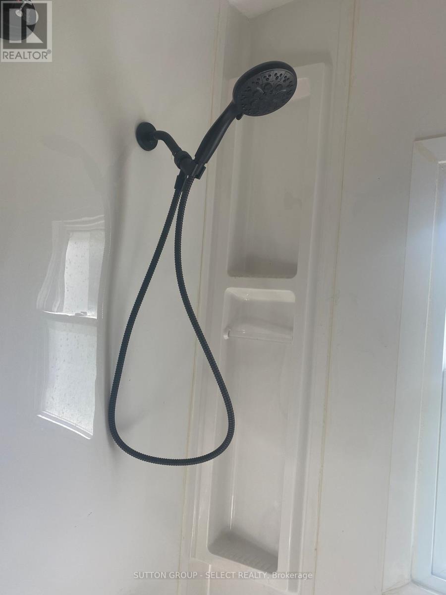 9 Prince Albert Street, Middlesex Centre, Ontario N0L 1E0 - Photo 11 - X13213322