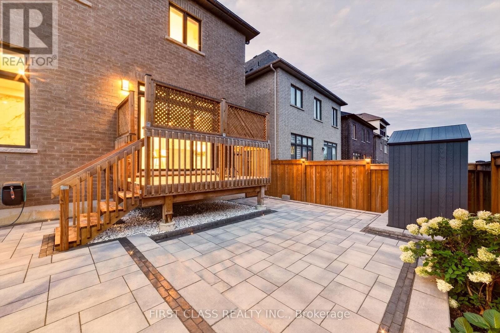 19 William Logan Drive, Richmond Hill, Ontario  L4E 1K6 - Photo 11 - N13832804