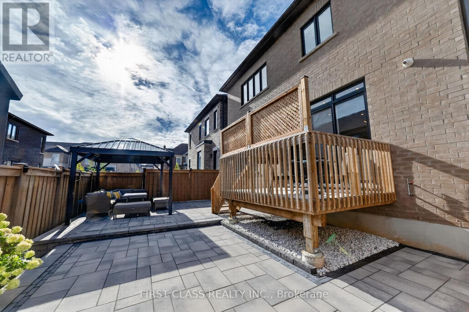 19 William Logan Drive, Richmond Hill, Ontario  L4E 1K6 - Photo 9 - N13832804