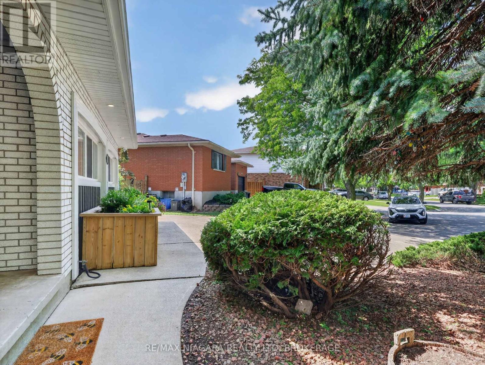 14 Fairlawn Court, St. Catharines (Carlton/bunting), Ontario L2M 7K4 - Photo 3 - X13832844