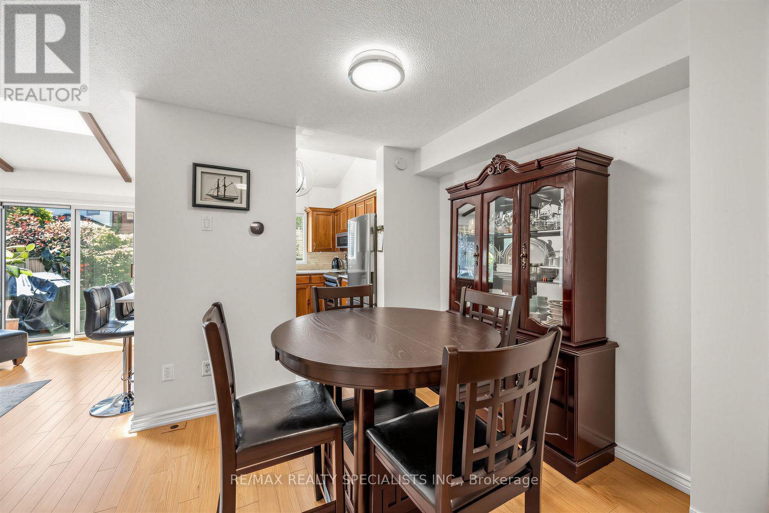 1152 West Shore Drive, Mississauga, Ontario  L5E 3H8 - Photo 13 - W13777004