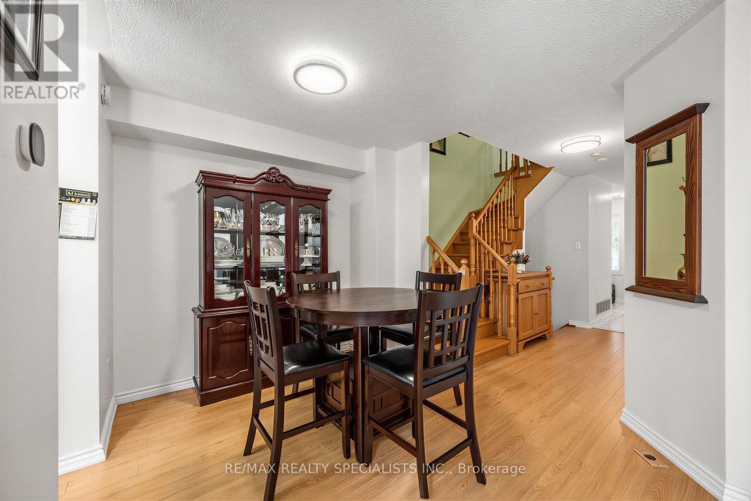 1152 West Shore Drive, Mississauga, Ontario  L5E 3H8 - Photo 14 - W13777004