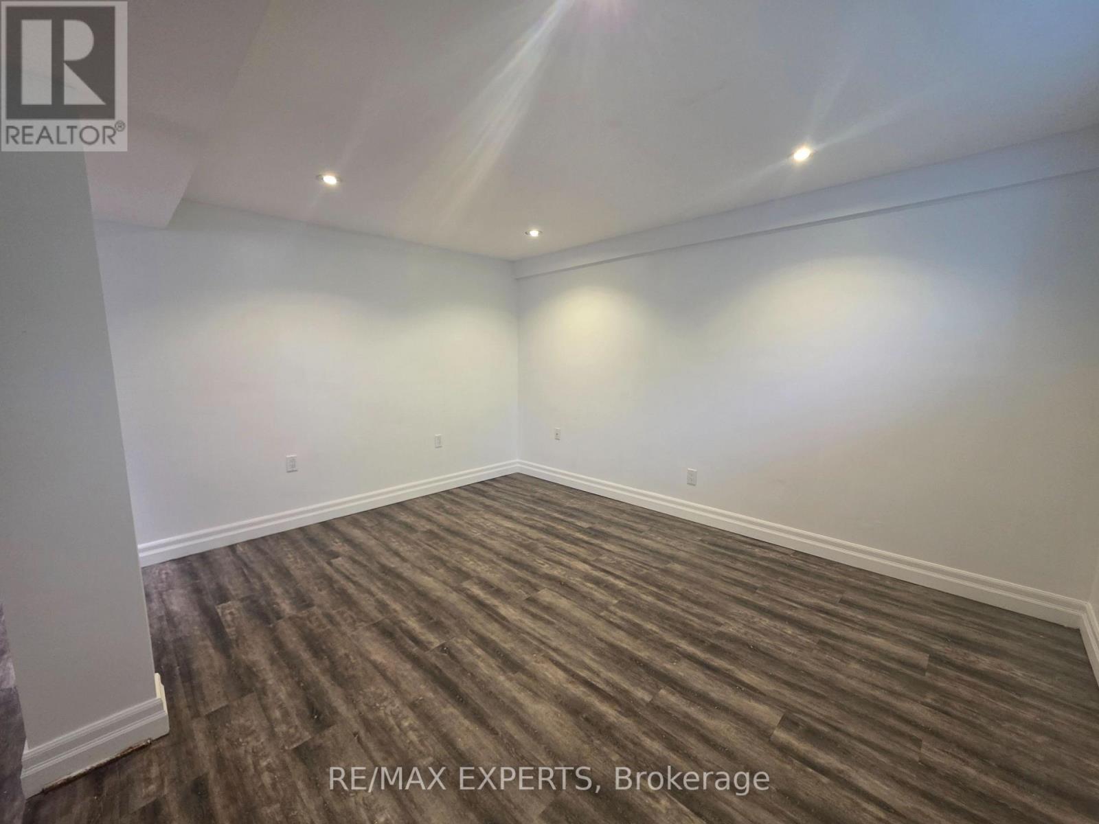 Lower - 39 Twenty Fifth Street, Toronto, Ontario  M8V 3P8 - Photo 11 - W13832862