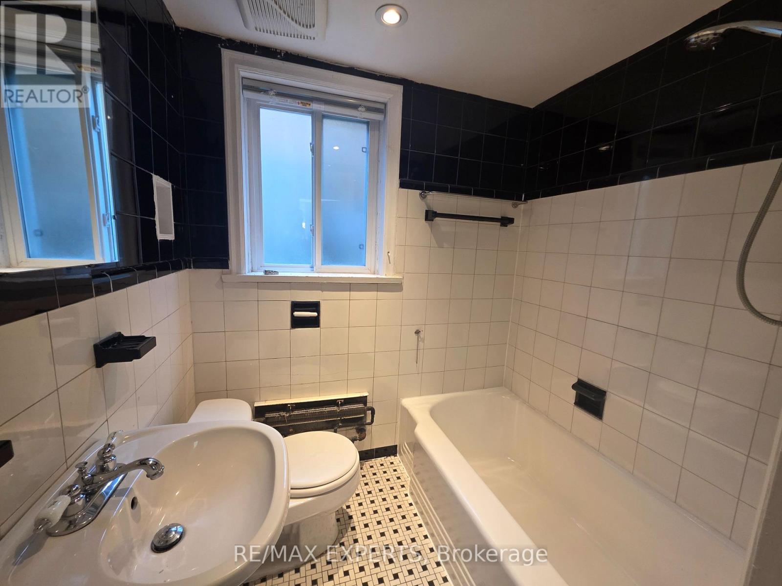 Lower - 39 Twenty Fifth Street, Toronto, Ontario  M8V 3P8 - Photo 17 - W13832862