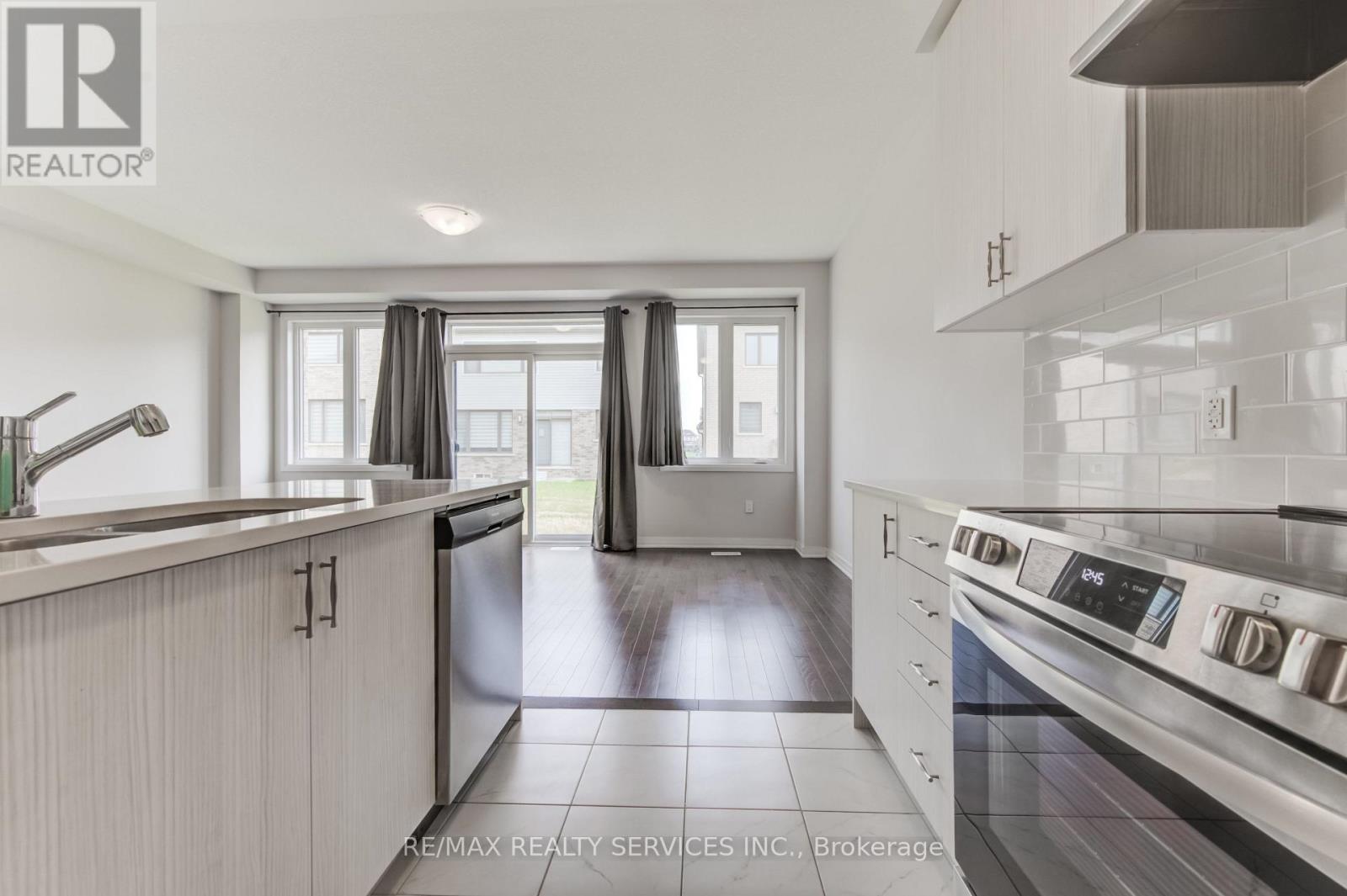 73 Prince Phillip Boulevard, North Dumfries, Ontario  N0B 1E0 - Photo 10 - X13832816