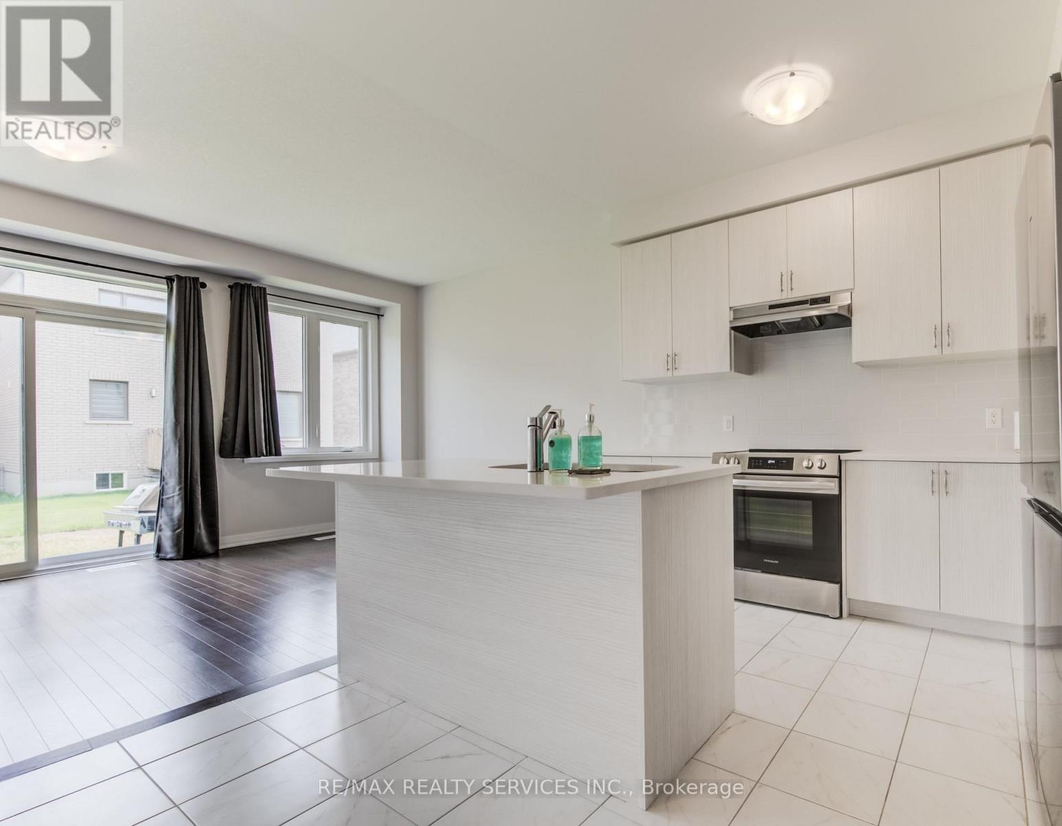 73 Prince Phillip Boulevard, North Dumfries, Ontario  N0B 1E0 - Photo 9 - X13832816