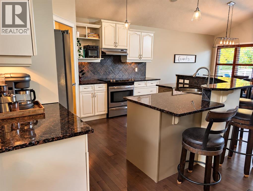 212 Westland Street, Okotoks, Alberta  T1S 2L3 - Photo 7 - A2347313