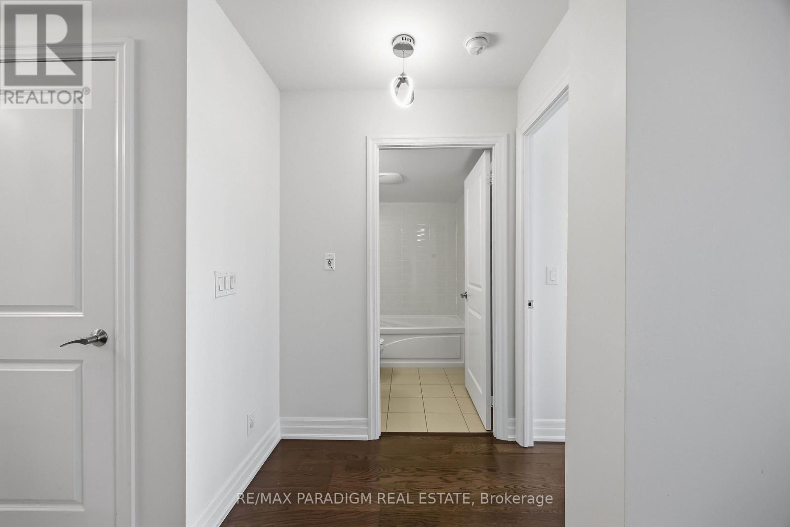 802 - 500 St Clair Avenue W, Toronto, Ontario  M6C 1A8 - Photo 16 - C13832876