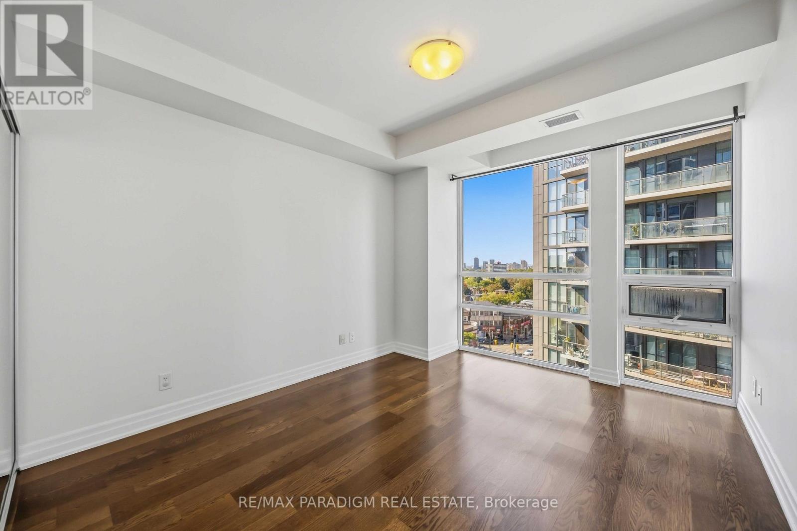 802 - 500 St Clair Avenue W, Toronto, Ontario  M6C 1A8 - Photo 17 - C13832876