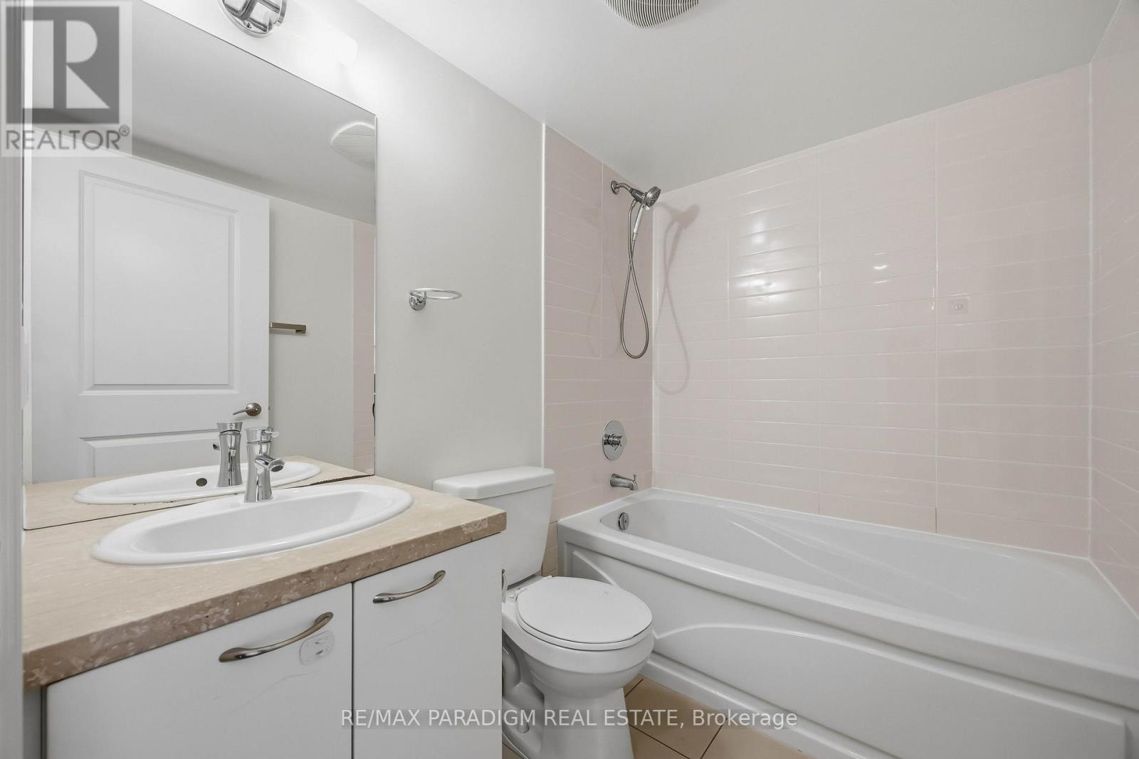 802 - 500 St Clair Avenue W, Toronto, Ontario  M6C 1A8 - Photo 20 - C13832876