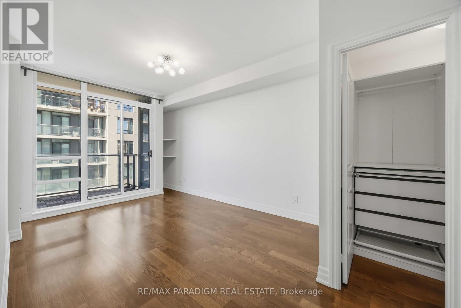 802 - 500 St Clair Avenue W, Toronto, Ontario  M6C 1A8 - Photo 21 - C13832876