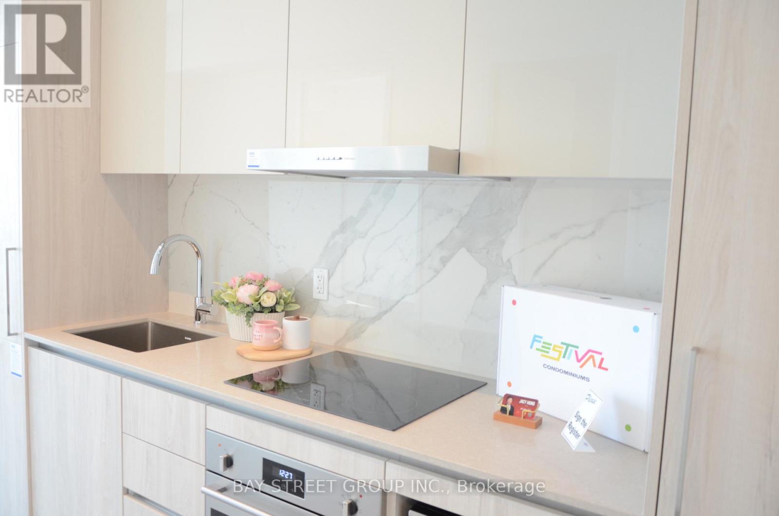 #6503 - 225 Commerce Street, Vaughan, Ontario  L4K 0R1 - Photo 2 - N13832870