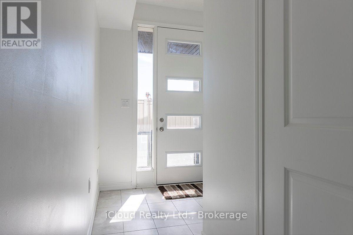 158 Keppel Circle, Brampton, Ontario  L7A 5K7 - Photo 7 - W13832880