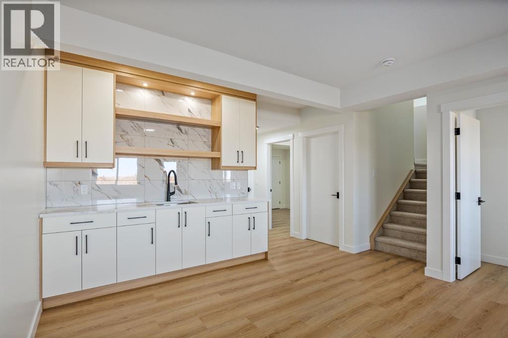150 Lakewood Crescent