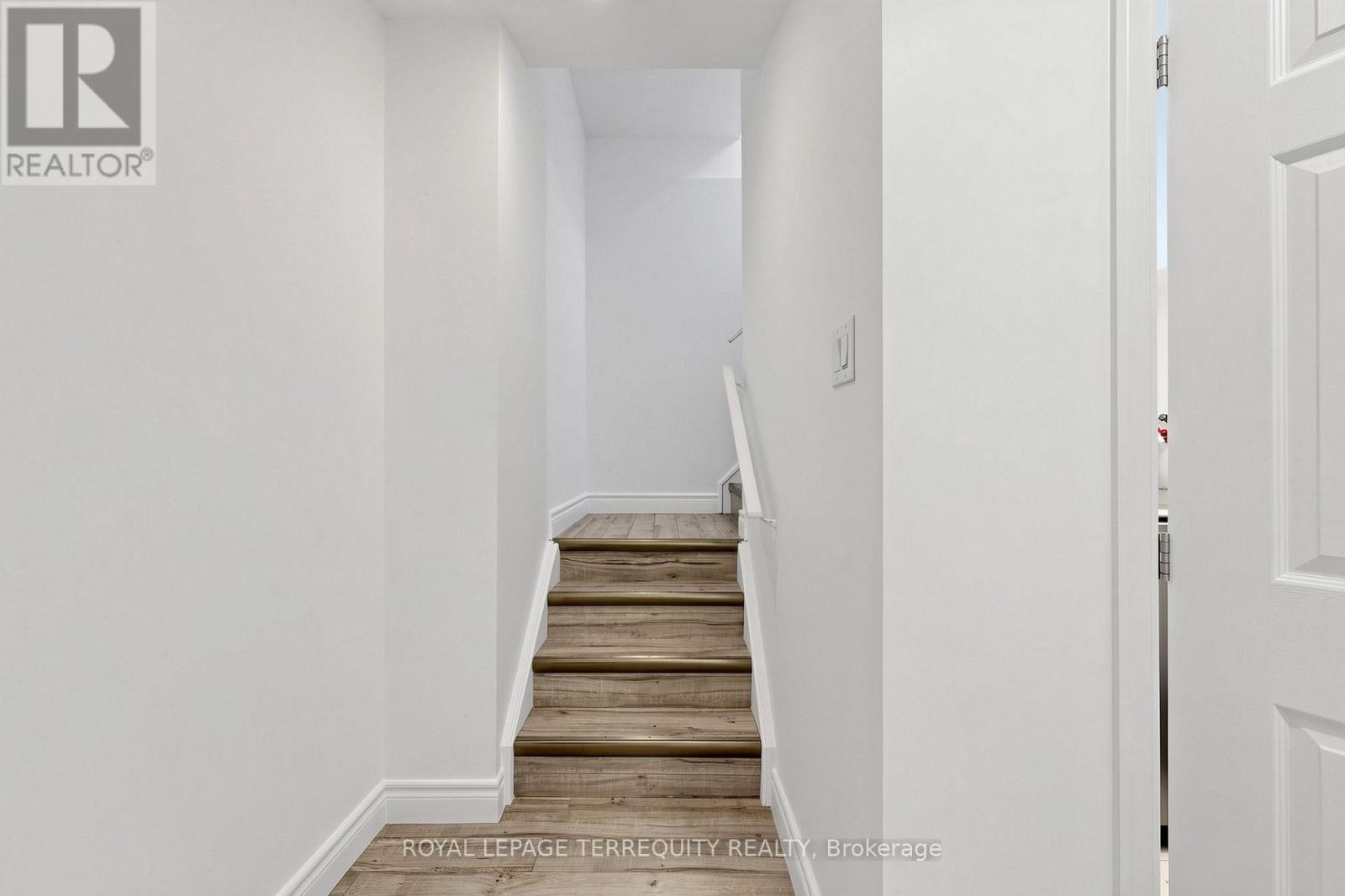 2549 Snow Knight Drive, Oshawa, Ontario  L1L 0K2 - Photo 20 - E13820554