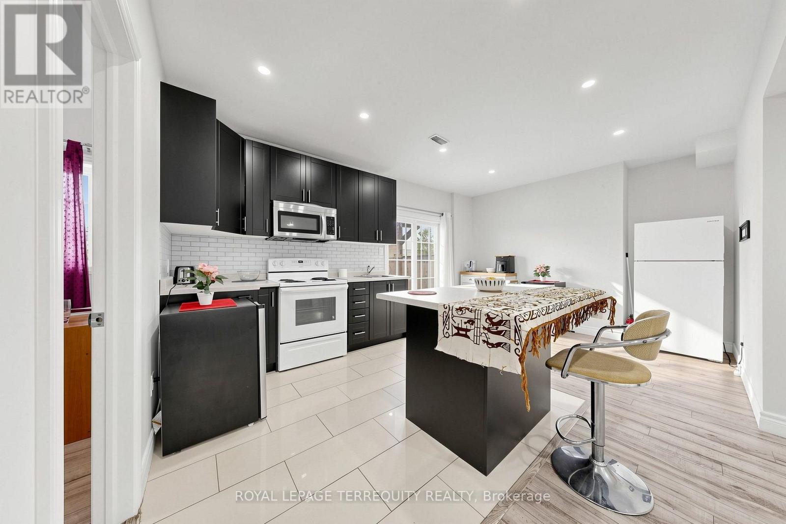 2549 Snow Knight Drive, Oshawa, Ontario  L1L 0K2 - Photo 21 - E13820554