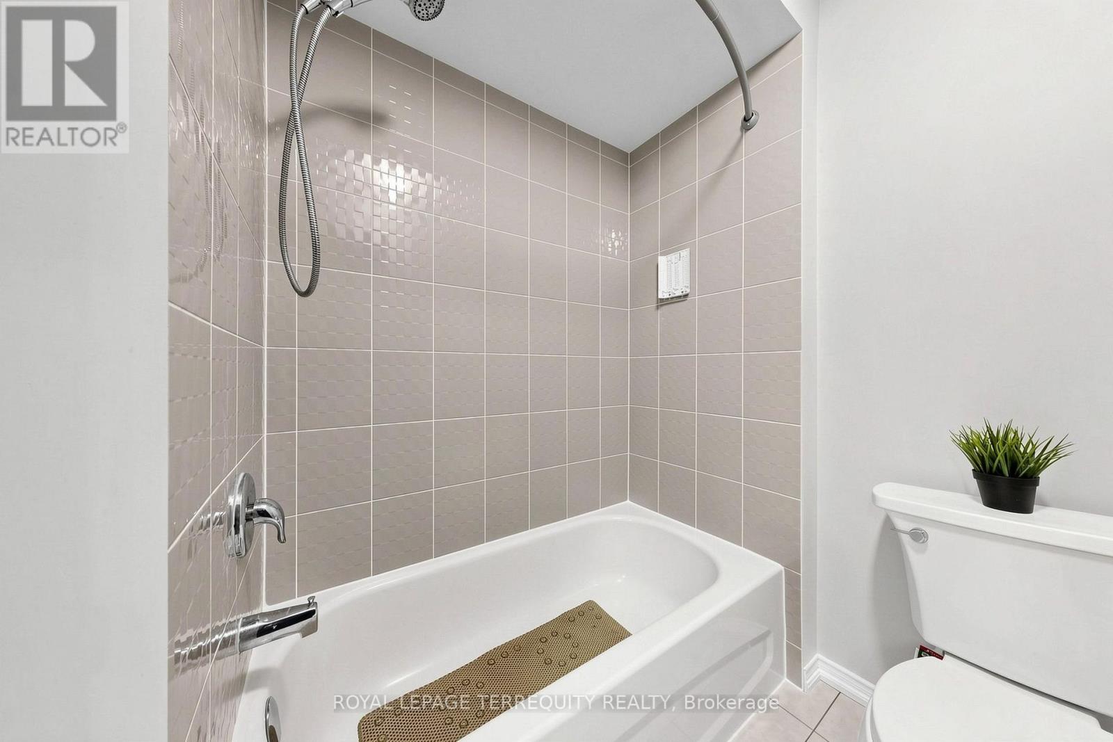 2549 Snow Knight Drive, Oshawa, Ontario  L1L 0K2 - Photo 16 - E13820554