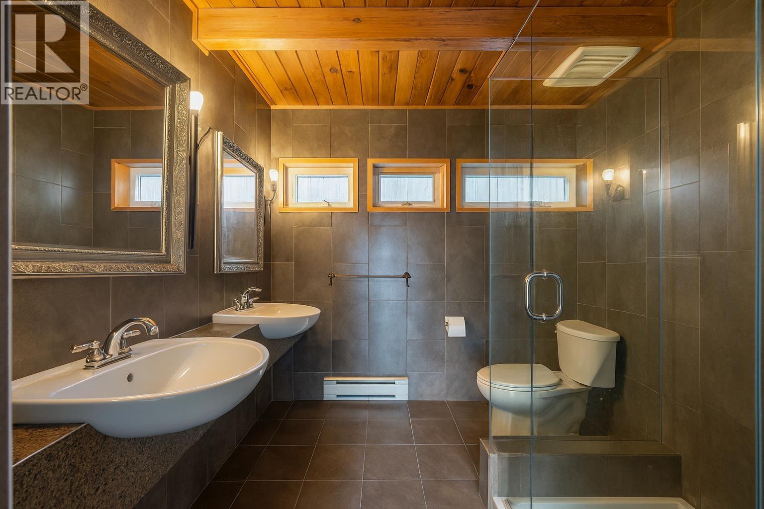 873 Baycrest Drive, North Vancouver, British Columbia  V7G 1N7 - Photo 8 - R3138080