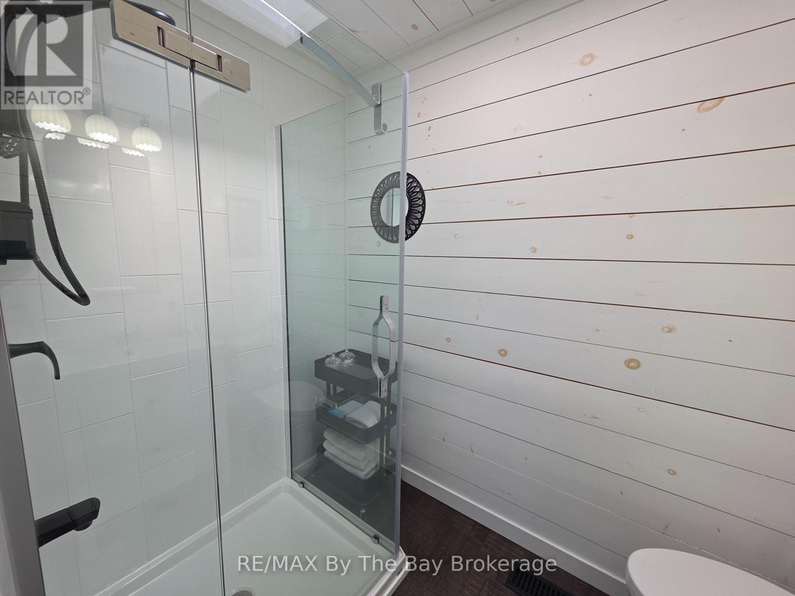 2 Red Oak Drive, Wasaga Beach, Ontario  L9Z 1J5 - Photo 28 - S13819576