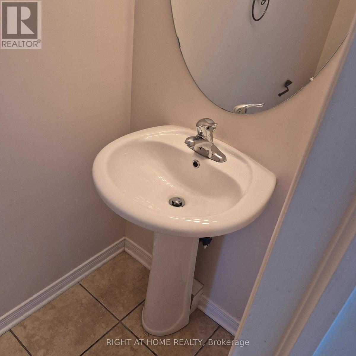 1046 Redtail Private, Ottawa, Ontario  K1J 0A9 - Photo 10 - X13831338