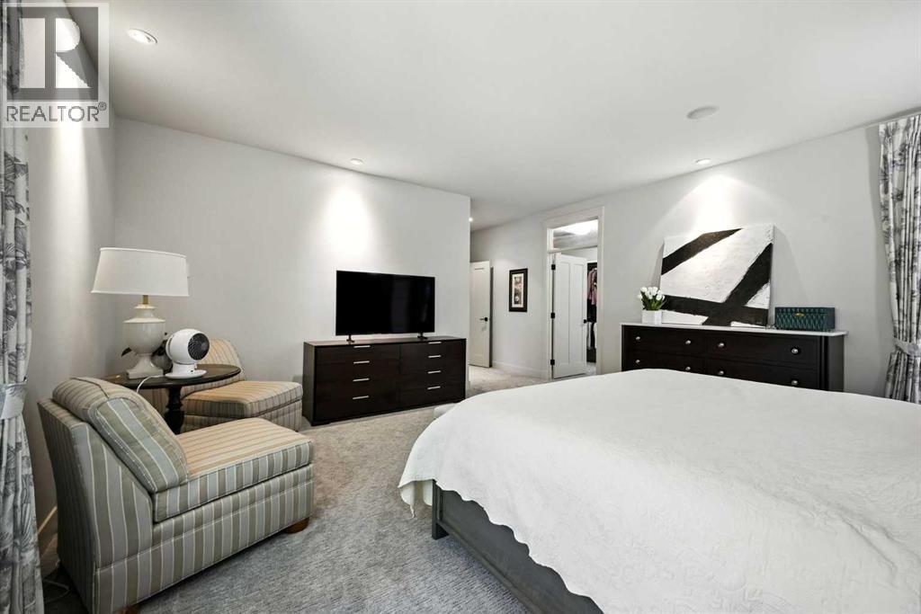 16 Spring Valley Lane SW, Calgary, Alberta  T3H 4V2 - Photo 35 - A2342374