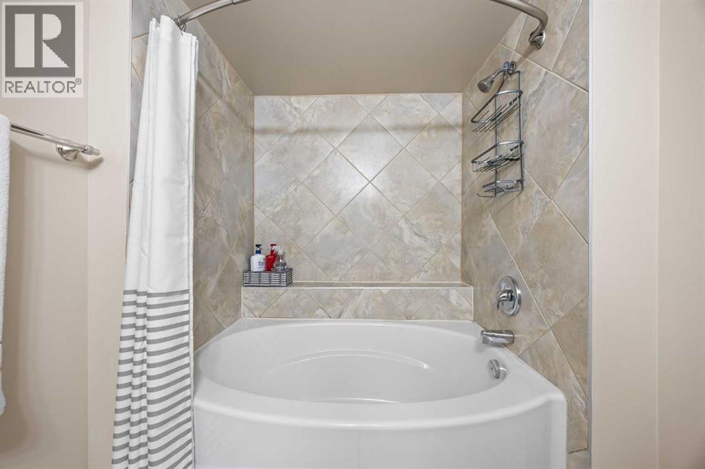 16 Royal Oak Heights Nw, Calgary, Alberta  T3G 5L8 - Photo 35 - A2345051