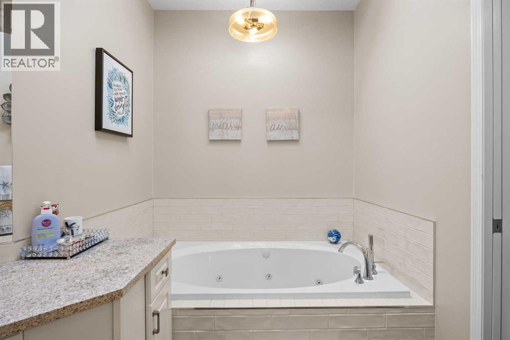 16 Royal Oak Heights Nw, Calgary, Alberta  T3G 5L8 - Photo 21 - A2345051