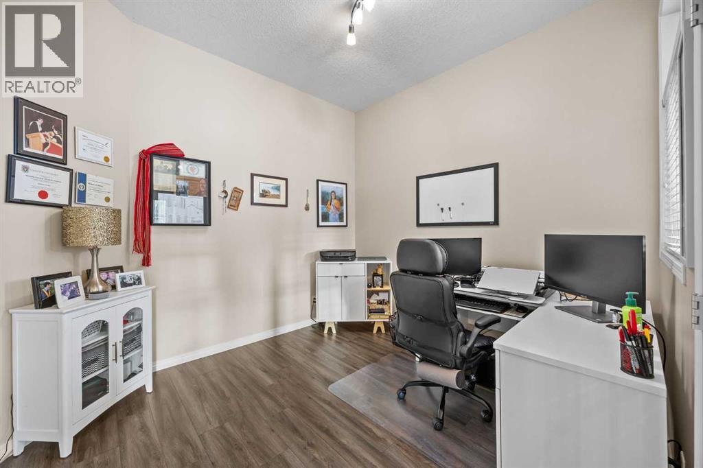 16 Royal Oak Heights Nw, Calgary, Alberta  T3G 5L8 - Photo 7 - A2345051