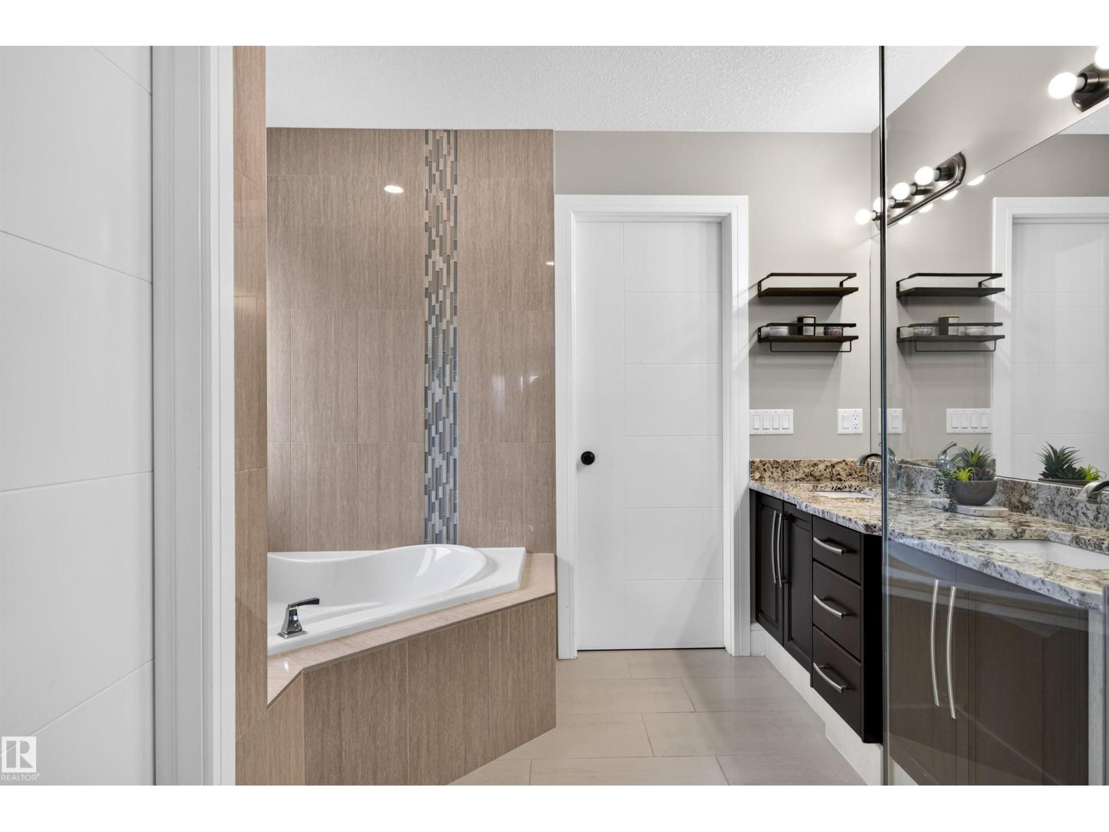 525 Albany Wy Nw, Edmonton, Alberta  T6V 0H9 - Photo 37 - E4510659