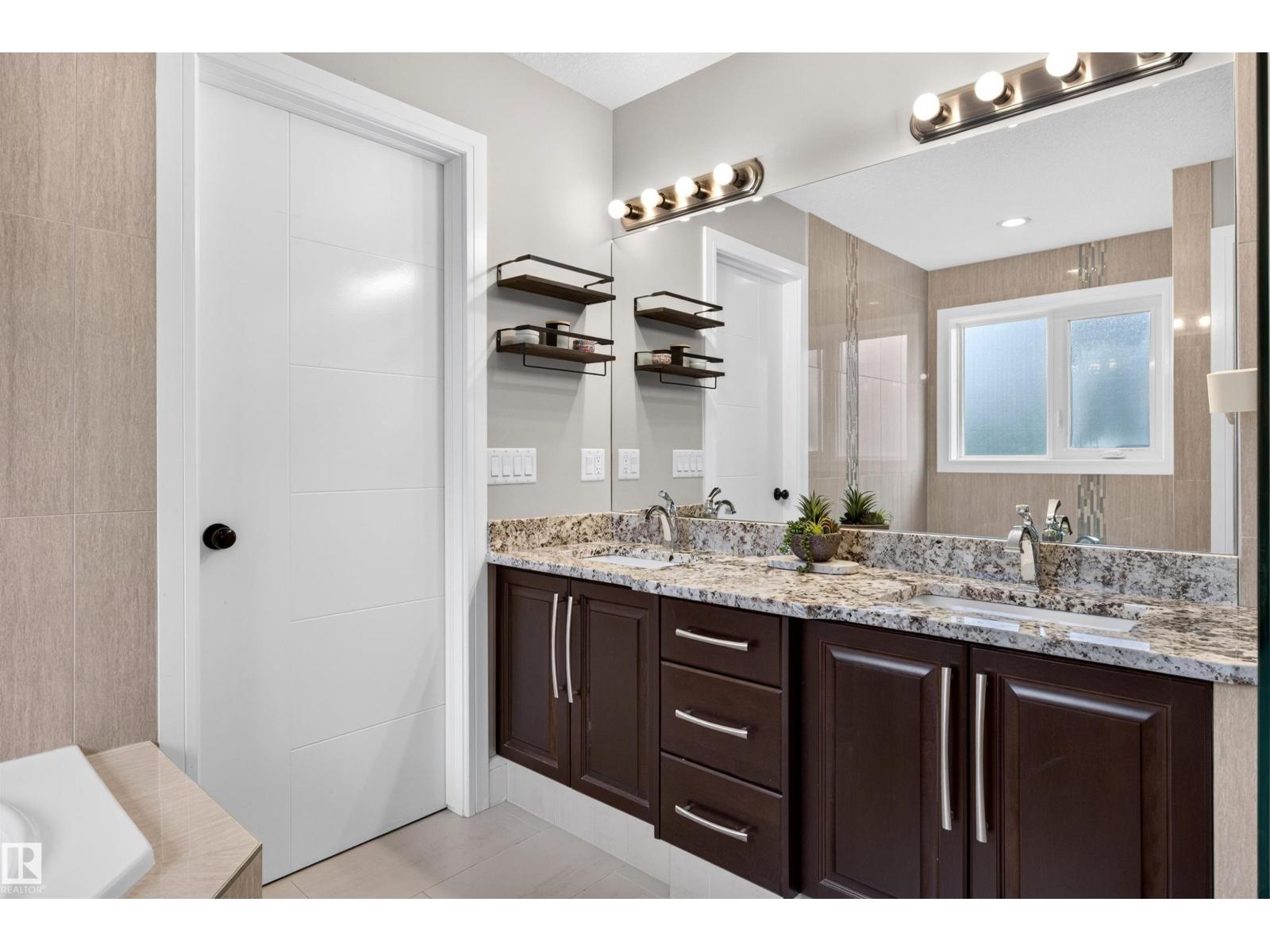 525 Albany Wy Nw, Edmonton, Alberta  T6V 0H9 - Photo 38 - E4510659