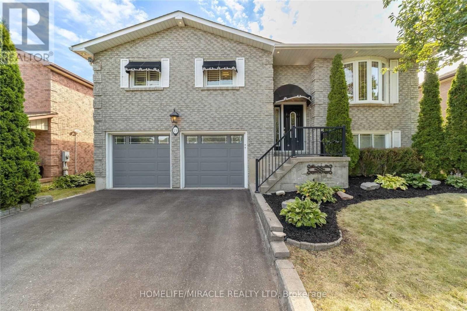 19 BRUNTSFIELD STREET, Clarington, Ontario