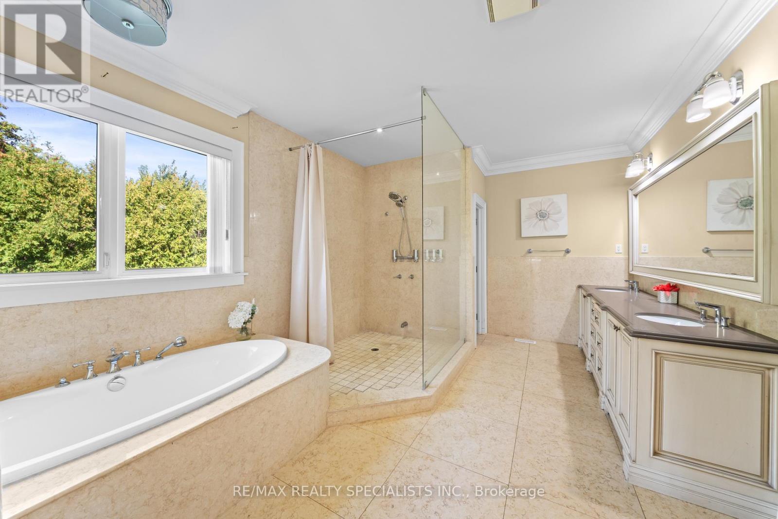 2489 Olinda Court, Mississauga, Ontario  L5C 4P5 - Photo 24 - W13829738