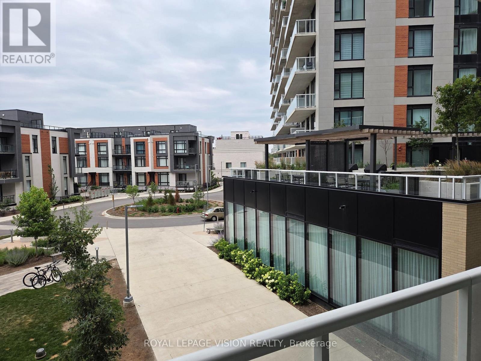 217 - 6 David Eyer Road, Richmond Hill, Ontario  L4S 0N5 - Photo 2 - N13606978